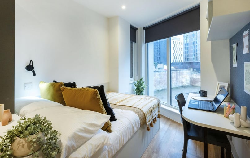 St James Boulevard, Newcastle Upon Tyne, Newcastle - Image 1